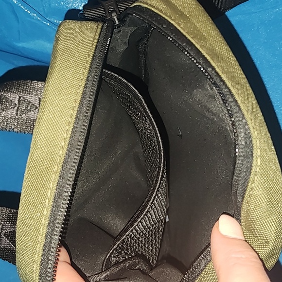 Pendleton Men's Geometric Messenger Bag - Olive and Black - Picture 2 of 4